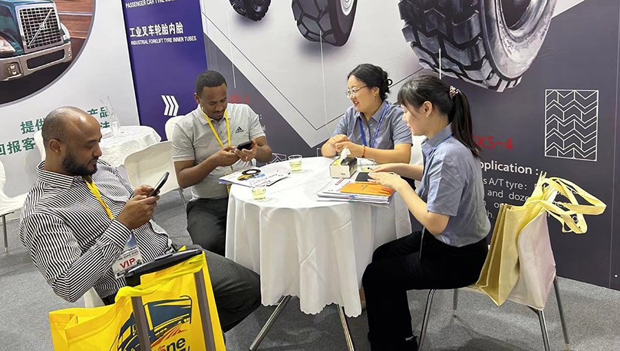 HAICHUAN RUBBER appeared at Shanghai Tire Expo and achieved remarkable results in product promotion.